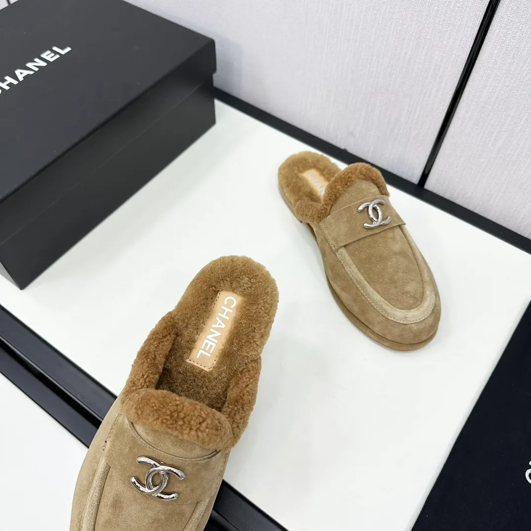 👟👟Ex-factory price 600👟👟Chanel 24K new furry loafers and Teddy furry shoes for autumn and winter. Very comfortable. Maillard brown is still very suitable for autumn and winter~ Suede upper, fur lining integrated, leather outsole Size: 35-39, other sizes are customized